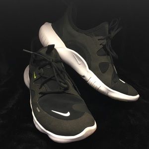 Nike Free Runs in Black